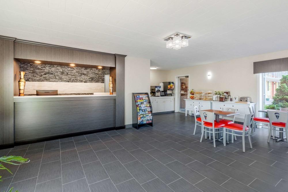 Rodeway Inn Містик Екстер'єр фото