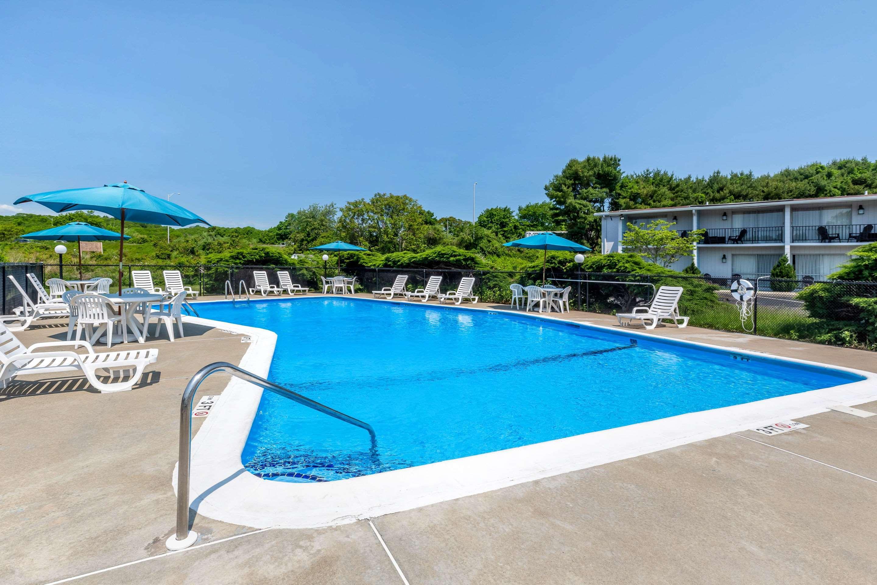 Rodeway Inn Містик Екстер'єр фото
