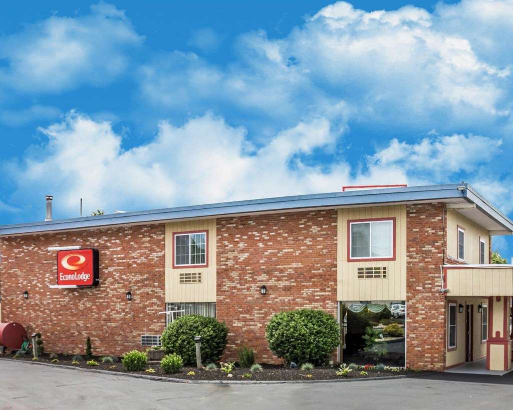 Rodeway Inn Містик Екстер'єр фото