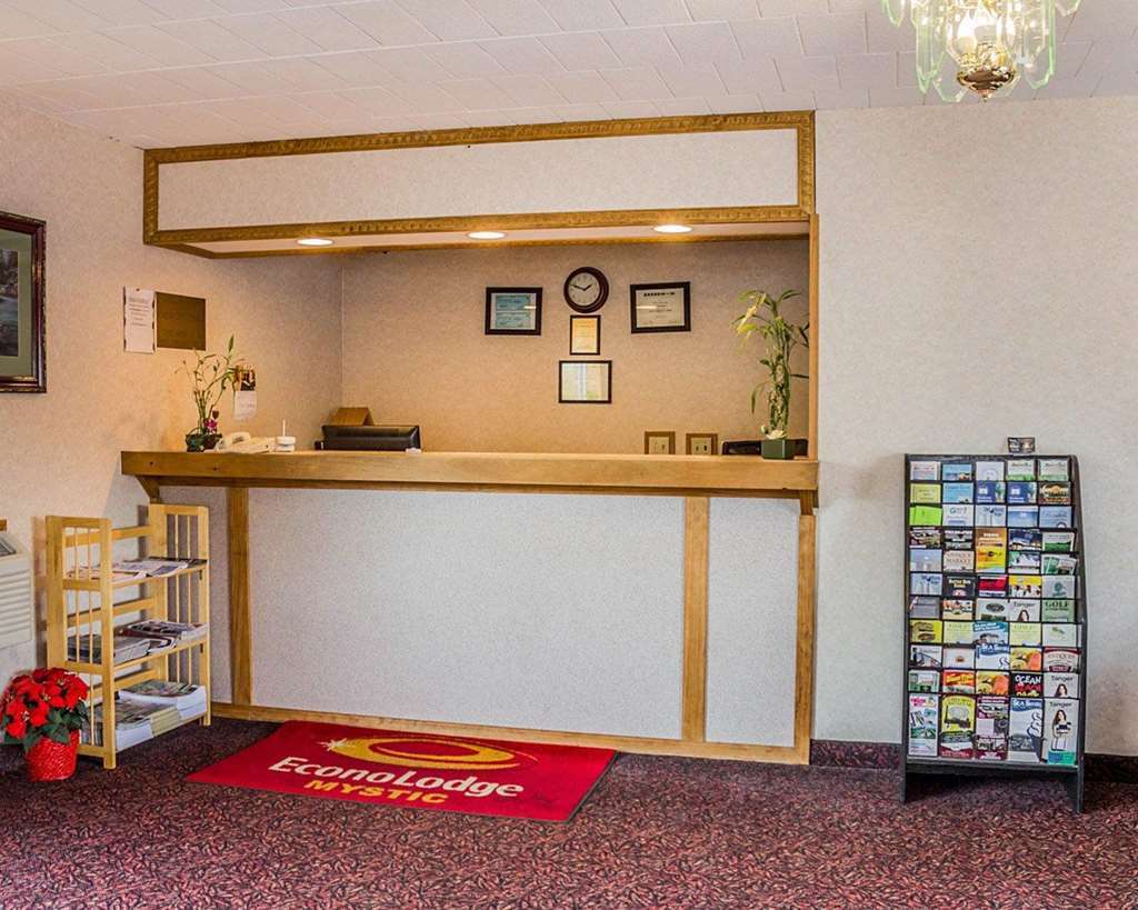 Rodeway Inn Містик Інтер'єр фото